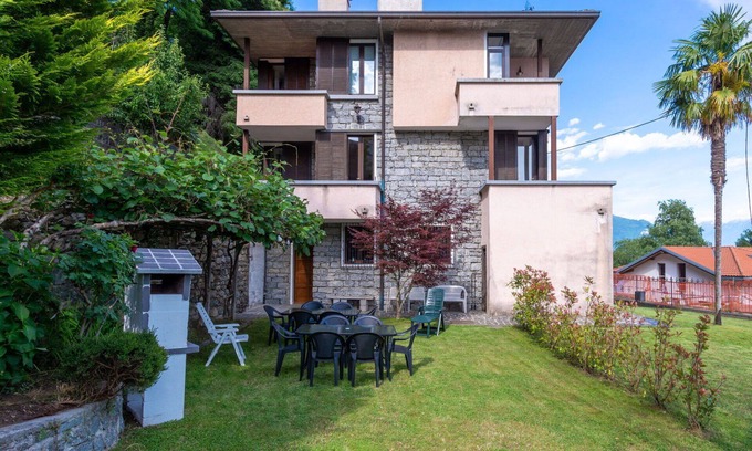 Gera Lario Apartment | Nice apartment for 5 guests with WIFI, TV, patio and pets allowed