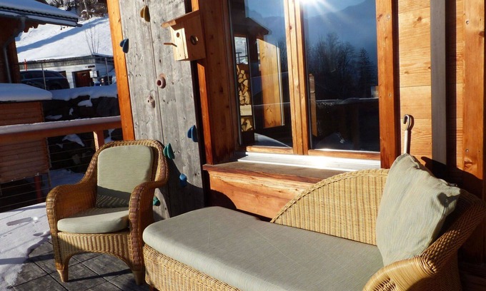 Lenk Apartment | Nice apartment for 5 people with WIFI, TV, balcony and pets allowed