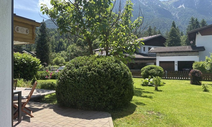 Weissenbach am Lech Apartment | Nice apartment for 6 people with WIFI, TV, terrace and pets allowed