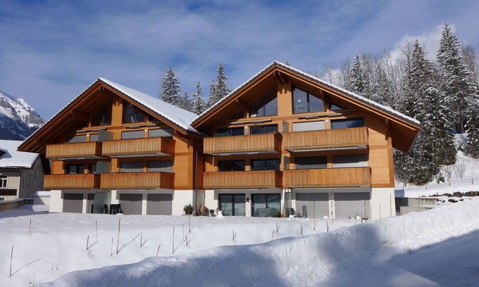 Blausee Apartment | Nice apartment for 6 people with WIFI, TV, balcony, pets allowed, panoramic view and parking