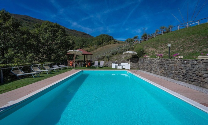 Cutigliano Apartment | Nice apartment for 6 people with pool, WIFI, TV, veranda and pets allowed