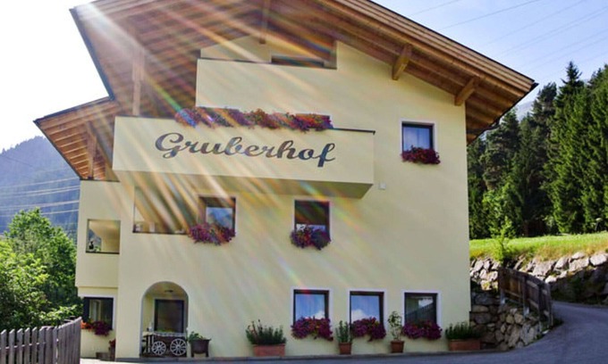 Sankt Anton am Arlberg Villa | Nice apartment in villa for 4 people with WIFI, TV and pets allowed