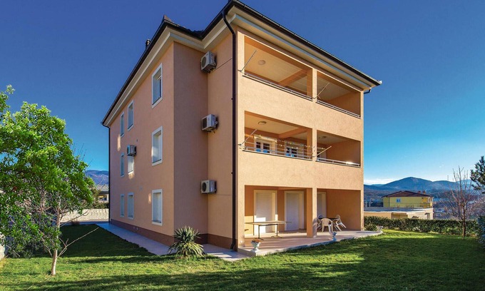Soboli Apartment | Nice apartment in Calvle with WiFi