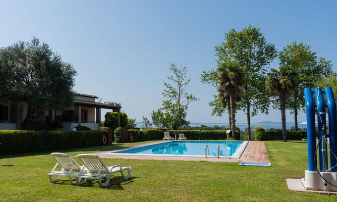 Bolsena Villa | Nice apartment in villa for 5 guests with pool, WIFI, TV, terrace and pets allowed