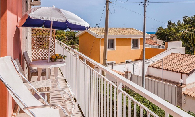 Fontane Bianche Apartment | Nice Apartment in Siracusa With Outdoor Swimming Pool, Wifi and 1 Bedrooms