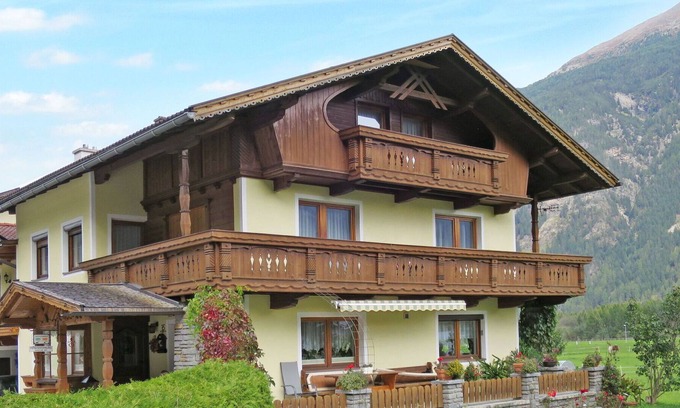 Laengenfeld Villa | Nice apartment in villa for 6 guests with WIFI, TV, balcony, pets allowed and parking