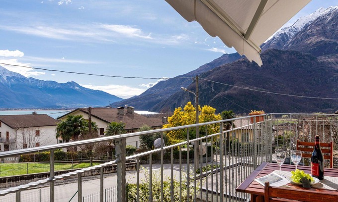 Novate Mezzola Apartment | Nice apartment for 5 people with WIFI, TV and balcony