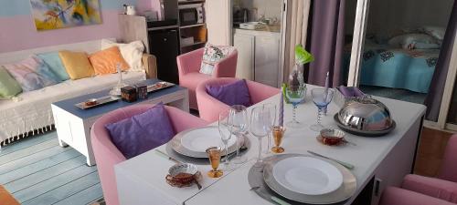 Gambetta Bed & Breakfast | NICE EXCEPTIONNEL 2 PIECES DANS APPARTEMENT D HOTE 40 M2 ATYPIQUE ORIGINAL 200 m mer PROMENADE DES ANGLAIS, PLAGES