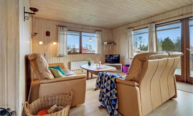 Helberskov Strand House | Nice Home In Hadsund With Kitchen