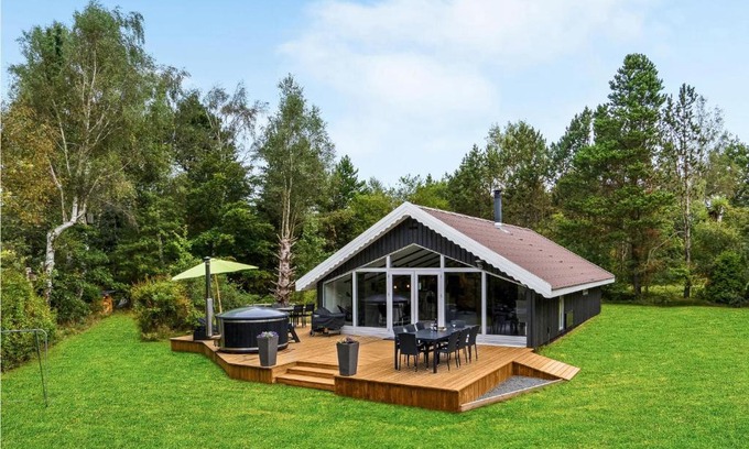 Helberskov Strand House | Nice Home In Hadsund With 2 Bedrooms