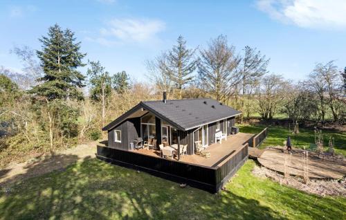 Ristinge House | Nice Home In Humble With Kitchen