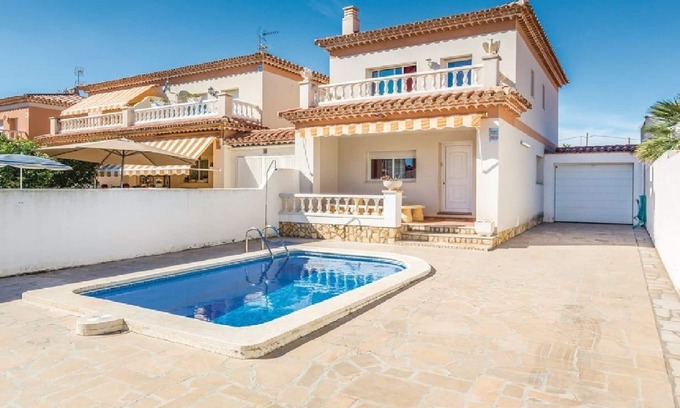 Miami Platja Ski Chalet | Nice Villa with Pool and barbecue in Miami Playa