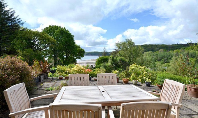 Wiseman's Bridge Cottage | No 2 Sea View