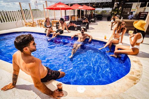Downtown Cancun Hotel | Nomads Party Hotel