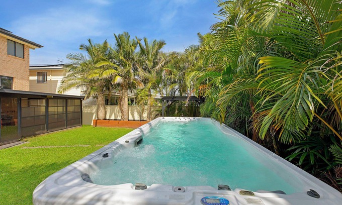 The Entrance North Apartment | North Entrance Beach House - Pet Friendly Accommodation