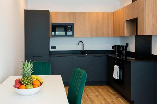 North Finchley Apartment | North London 1-Bed Apt Sleeps 2 1 Min to Tube