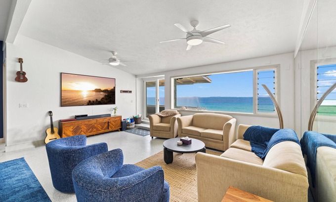 Waialua House | North Shore Beach House w/AC, Parking, WIFI, King Beds.