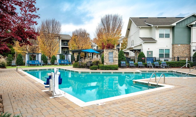 Paw Creek Apartment | Northlake Apartments By Landing