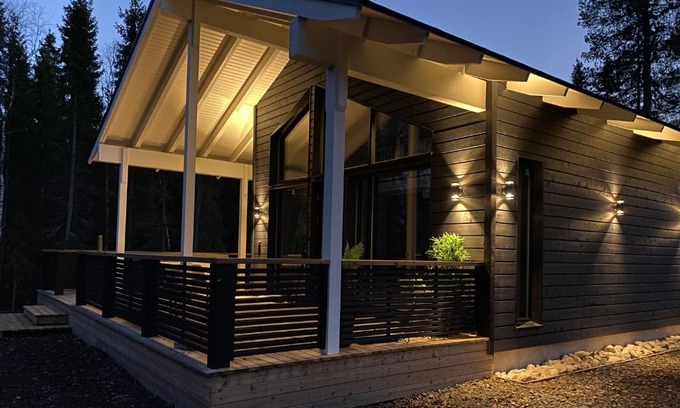 Rovaniemi Villa | Norvamaja with a lake view, sauna and jacuzzi