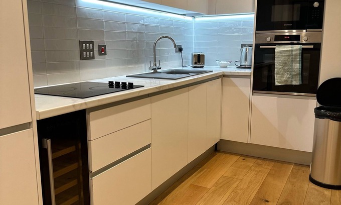 Gay Village Apartment | Not Active 23/04/2024