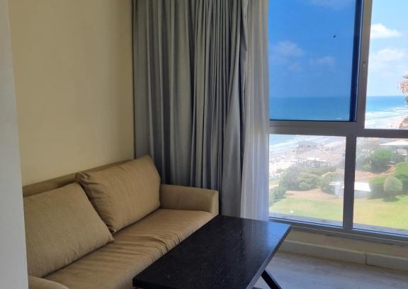 Herzliya Pituach Apartment | noububuh