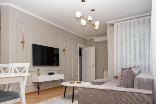 Kisela Voda Apartment | NS Central Apartment