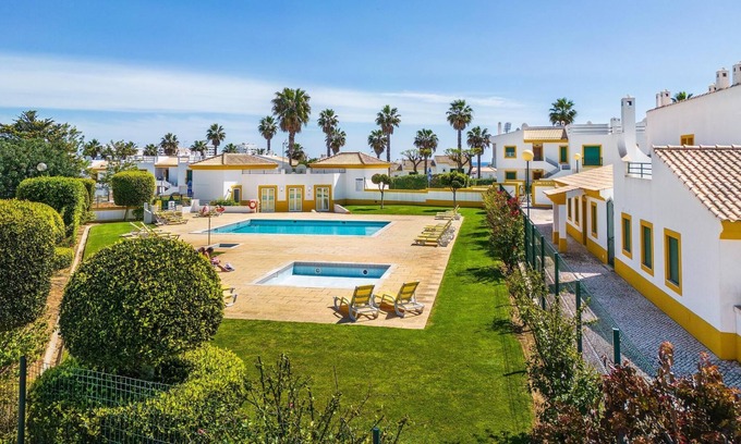 Correeira Apartment | Nuances do Oceano OCV - Pool and Parking