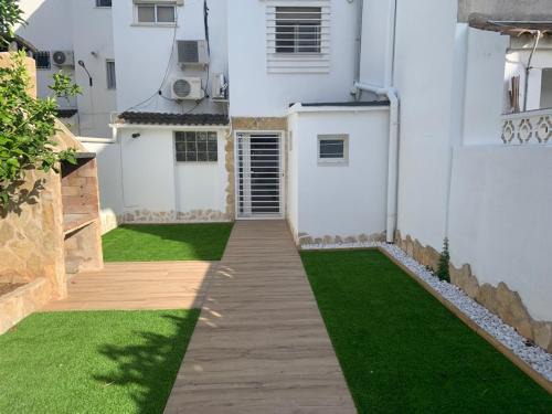 Benicassim Apartment | Nuevo Apartamento Moderno en Benicasim con Terraza y a Minutos de la Playa