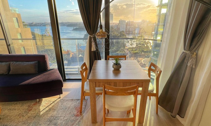 Milsons Point Apartment | NYEs Firework HarbourBr 2b2b