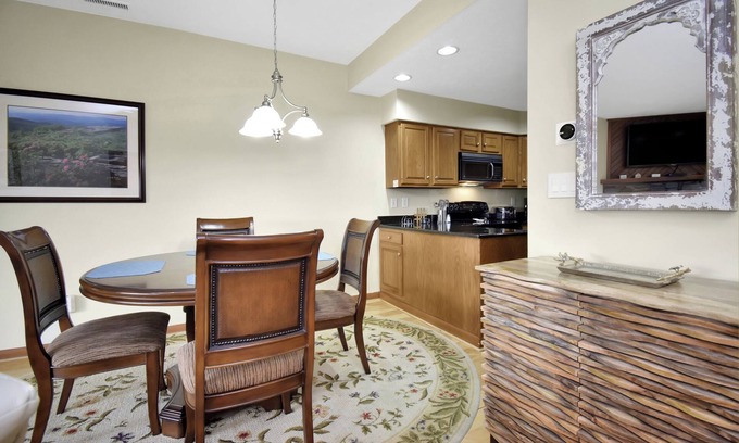 Blowing Rock Condo | Oak 5 | Fireplace, Restaurant, Pool, Spa