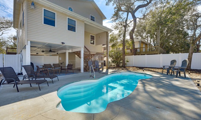 Tranquil Harbour House | Oak Island Home w/Pool: Walk to Long Beach!