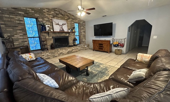Fellowship House | Ocala Country House, pool, game room & playground,10 min to WEC!