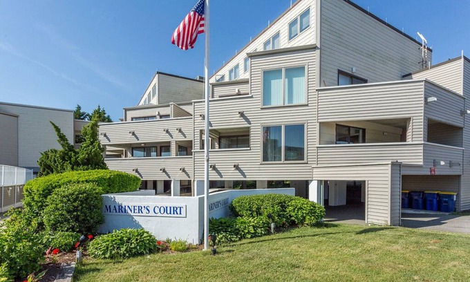 South Rehoboth Condo | Ocean Block 2BR Condo w/Pool & Parking