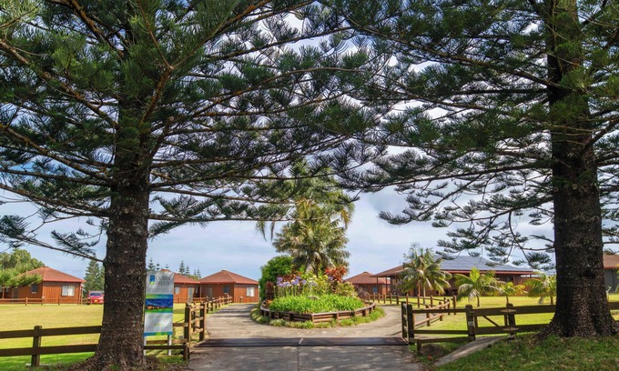 Burnt Pine Apartment | Ocean Breeze Cottages
