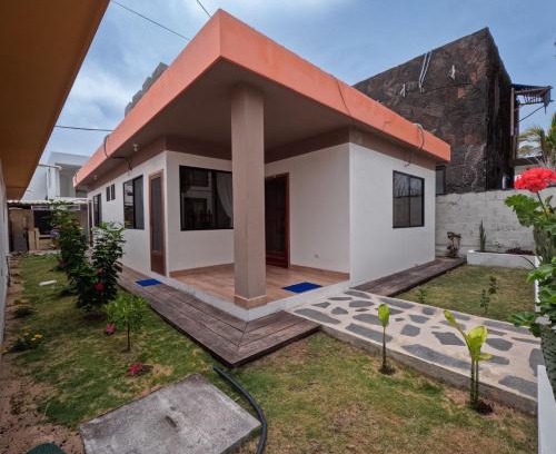 Puerto Villamil House | Ocean Breeze House