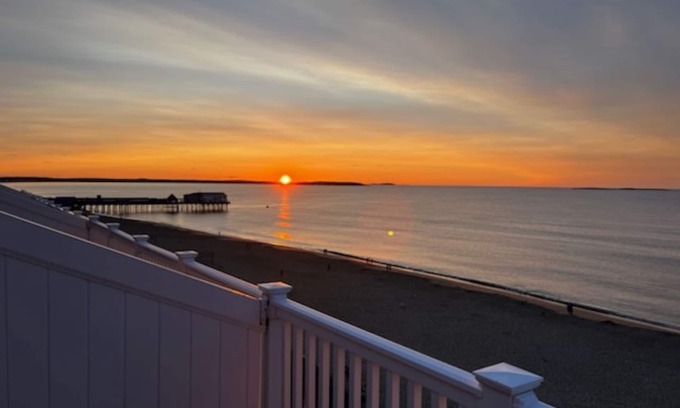 Old Orchard Beach Apartment | Ocean Front Penthouse suite, Luxurious 2-bedroom,1350 sqft,2 decks, A+ location