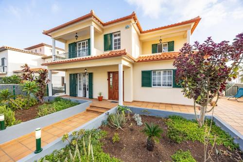 Santa Maria Maior House | Ocean Side Vista BY YOUR KEY MADEIRA