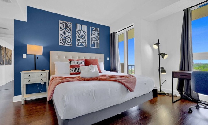Coconut Grove Apartment | Ocean View 2BD/2Bth @ Hotel IN Coconut Grove