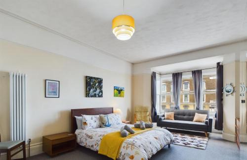 Margate House | Ocean view double with ensuite, with access to private garden and bike store