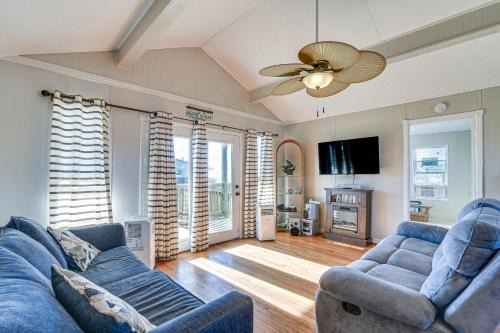 Surfside Beach House | Ocean Views Second-Row Surfside Beach House