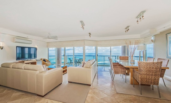 Broadbeach Apartment | Oceana on Broadbeach