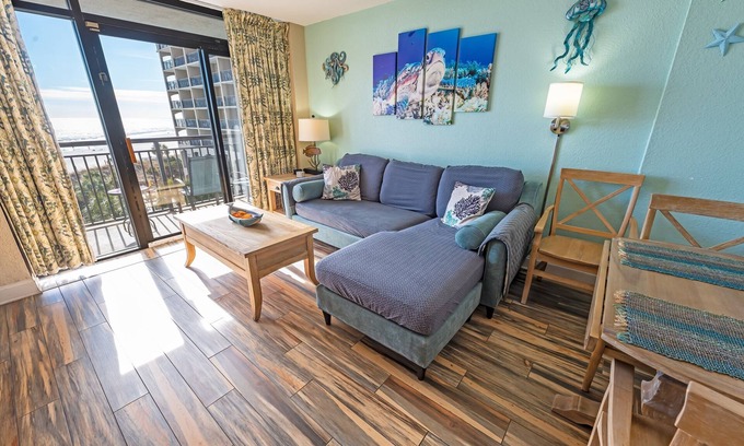 Windy Hill Condo | Oceanfront condo w/pools & balcony