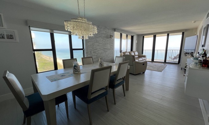 Hutchinson Island South Condo | Oceanfront condo 8th floor Corner unit with amazing views