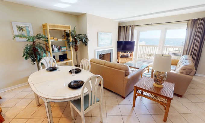 Isle of Palms Condo | Oceanfront Condo with Stunning Ocean Views located in Wild Dunes