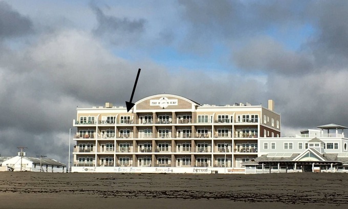 Hampton Condo | Oceanfront,Penthouse, spectacular views,elevator