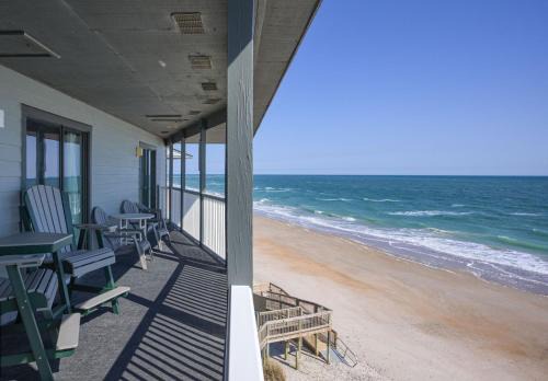Sneads Ferry House | Oceanfront Resort - Swimming Pool - Tennis