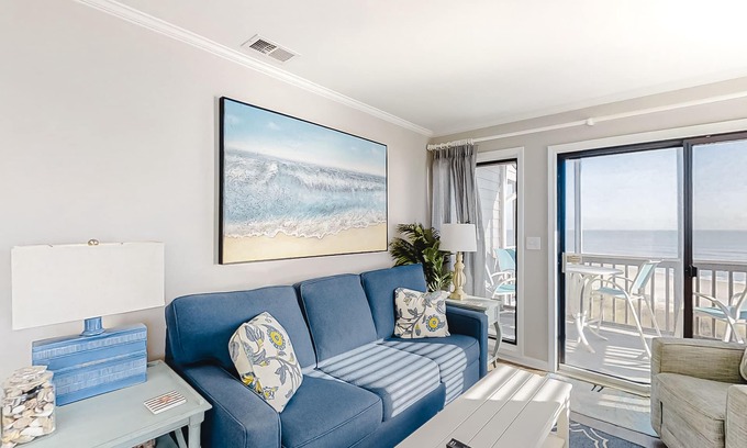 Atlantic Beach Condo | Oceanfront Third Floor Condo w/Panoramic Views, Balcony, & Shared Pool