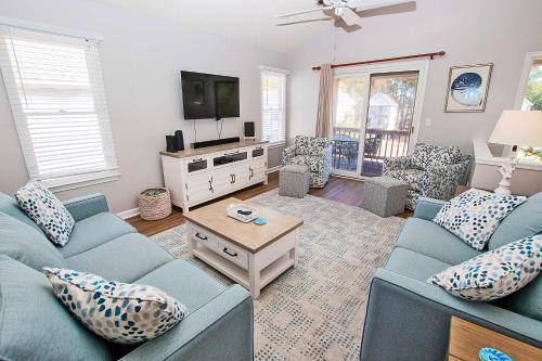 Corolla Light House | Oceanside, Community Pools, M24, Sunshine & Tan Lines