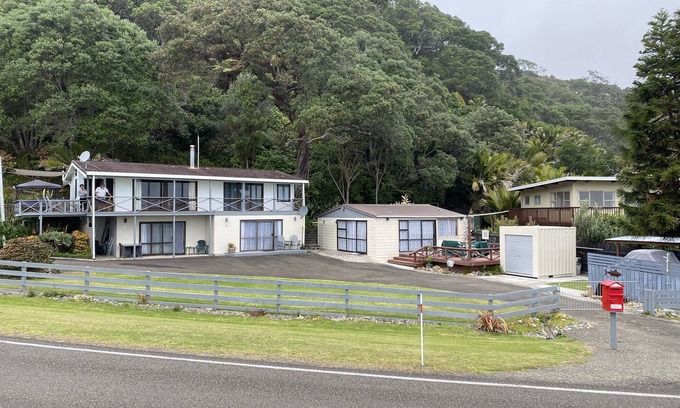 Waihau Bay Apartment | Oceanview downstairs unit at Oruaiti Beach in Waihau Bay