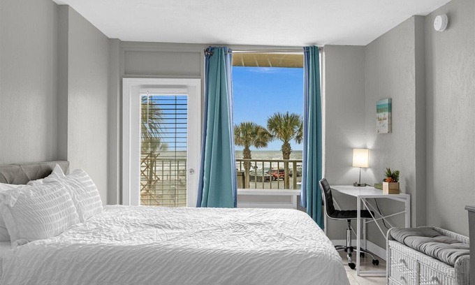 Daytona Beach Hotel | Oceanview Home Away from Home! Fully Equipped STUDIO Oceanfront Suite